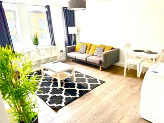 Queens House Apartments Coventry - 3