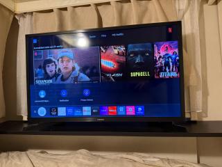 Fully Equipped Caravan 1 - 8