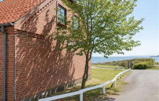 4 Bedroom Beach Front Home In Vinderup - 1