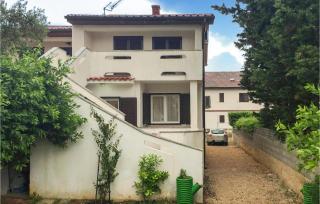 2 Bedroom Lovely Apartment In Novalja - 0