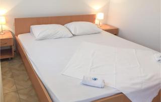 2 Bedroom Lovely Apartment In Novalja - 7