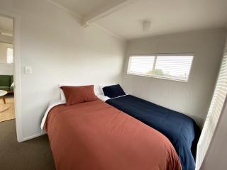 Treetop studio apartment - 3