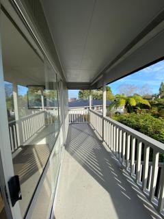 Treetop studio apartment - 1