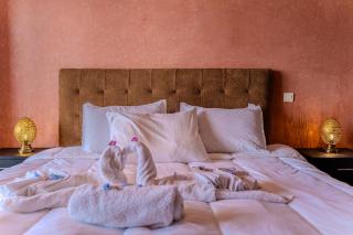 Modern Marrakech Garden Retreat Pool & Balcony - 7