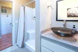 Baby Bella- w/ concierge laundry service - 1