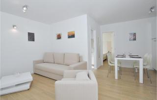 Cozy Apartment In Privlaka With Heated Swimming Pool - 1