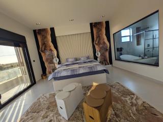 Noorhan Private Luxury Layover Villa - 10 Minutes to Airport - 6