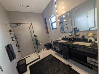 Noorhan Private Luxury Layover Villa - 10 Minutes to Airport - 3
