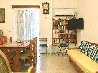 Lucy's comfy apt in town centre by the sea - 0