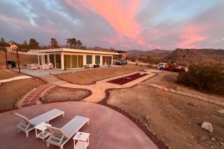 Stars on the Rocks - Pool, HotTub, FirePit, Boulders! - 1