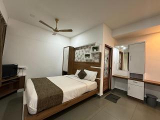 Honeyrock Farm Resort by Skybz - 3