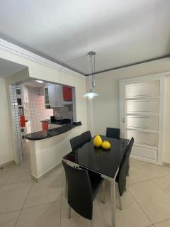 Apto de 2 Quartos em Meia Praia - 3