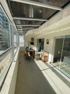 Apto de 2 Quartos em Meia Praia - 9