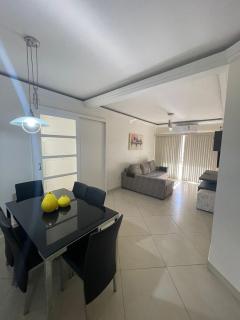 Apto de 2 Quartos em Meia Praia - 4