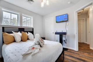 Mountain Chalet Ski, Hike, & Explore - Crescent Lake - 8