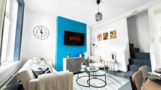 Stylish 3 bed home in Burnley by Lyx Stays, Ideal for Contractors, Weekend Getaways and Business Travellers - with Free Parking - 7