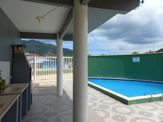 Apartamento com piscina a 600 metros da praia da Maranduba - 6