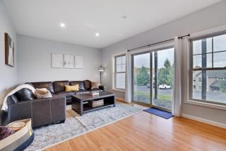 Modern Mountain Chalet Ski, Hike, & Explore - 6