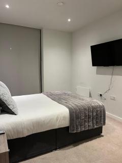 High-end 2 Bed Retreat - AO Arena & Victoria Stn - 3