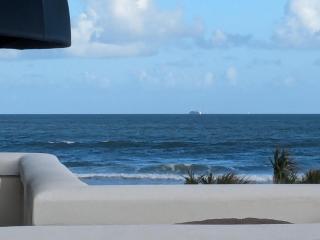 Oceanfront 2br2b, Ocean Views, Heated Pool, Spa - 7