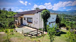 La Casita de Charo 1, disfruta de tiempo memorable en la montaña - 8