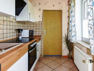 Geräumige Ferienwohnung mit Terrasse in Bensersiel - 2