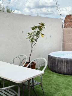 Casa con Jacuzzi cerca de Distrito 1 - 7