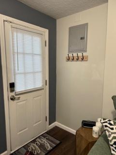 Cozy Backyard Apartment Close to Everything! - 3