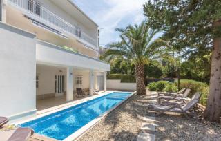 Nice Apartment In Makarska - 4