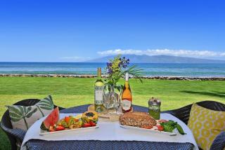 Papakea L108 · PK L108 Remodeled OceanFront 1BD - 0