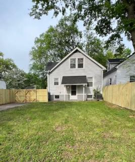 NEW Spacious Louisville Home with Backyard Oasis - 7