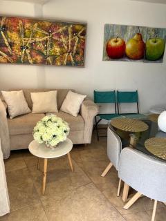 Apto cerca de mall con Parking Gratis - 0