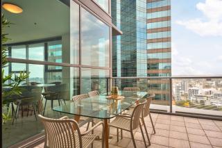 Glasshouse on Felix - Luxury Brisbane City Apartment with River Views, Pool and Parking - 1