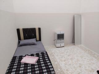 Kg Kerambit Miqaila Islam Taqwa Homestay - 2