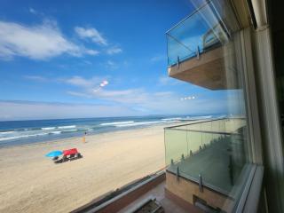 Modern Coastal Escape Breathtaking Ocean - 2