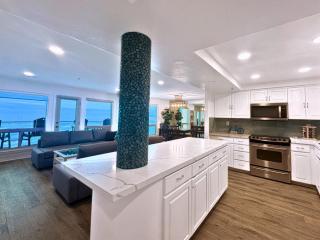 Modern Coastal Escape Breathtaking Ocean - 5