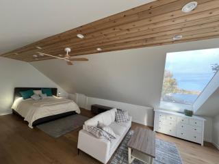 Willows Beach Loft Apartment - 7