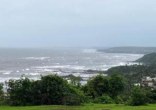 Serenity & Oceans New 1BHK Luxury Large Apt Pool, Kitchen, 2 Balconies - 4