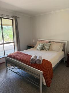 Elliot's Beach House - 6