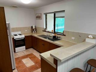 Elliot's Beach House - 3