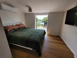 Tweed River Waterfront Cottage - 9