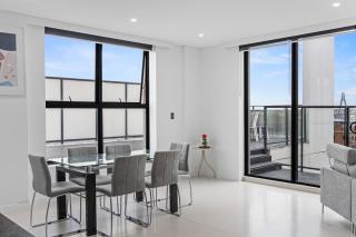 Luxury 3BR Penthouse with Parking & Walk to Darling Harbour & ICC & CBD & Chinatown - Sydney - 9
