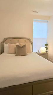 Sunny 2BR Apt with Kitchen & Parking, Near Brown & RISD - 4