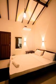 Airways Hotel - Katunayake - 3