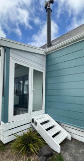 Sparkling 3-bedroom home with fireplace and views - 9