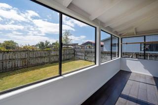 Sparkling 3-bedroom home with fireplace and views - 8