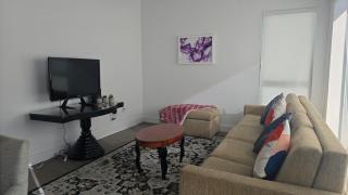 Modern Boutique Living in Culver City - 6