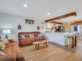 Grayson by the Sea - 8