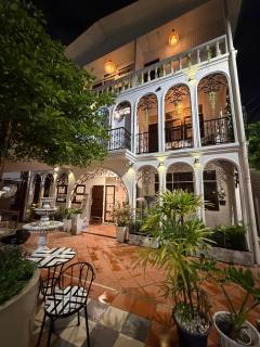 Bangkok Neighborhouse - 1