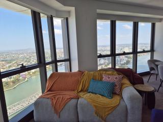 Arabian Nights-Level 60-Meriton Suites- Free Parking - 6